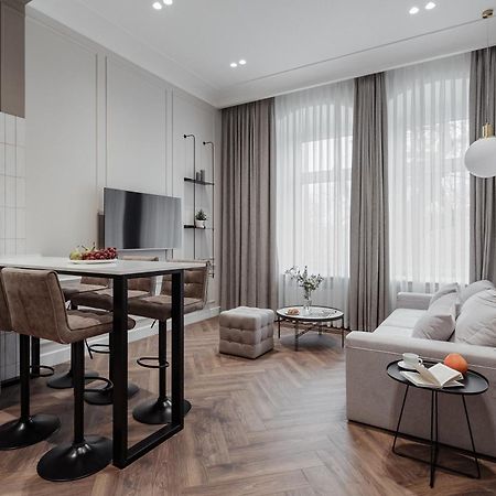 New! Luxury Apartment In The Center Of Odessa Overlooking Deribasovskaya Str. Low Price! Экстерьер фото