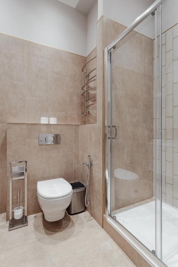 New! Luxury Apartment In The Center Of Odessa Overlooking Deribasovskaya Str. Low Price! Экстерьер фото